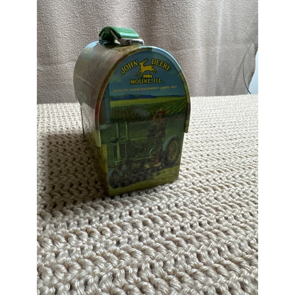 John Deere Vintage Style Domed Metal Tin Lunch Box Moline Illinois Tractor Green